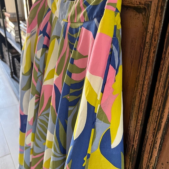 Boden full skirt. Absolutely loved it but need to size up! - Picture 3 of 13